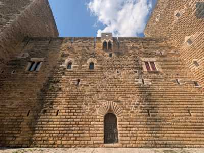 L'imponente e leggendario castello di Gioia del Colle